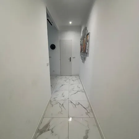 Appartamento 4 Couchages Idealement Place Promenade Des Anglais / Cours Saleya Nizza